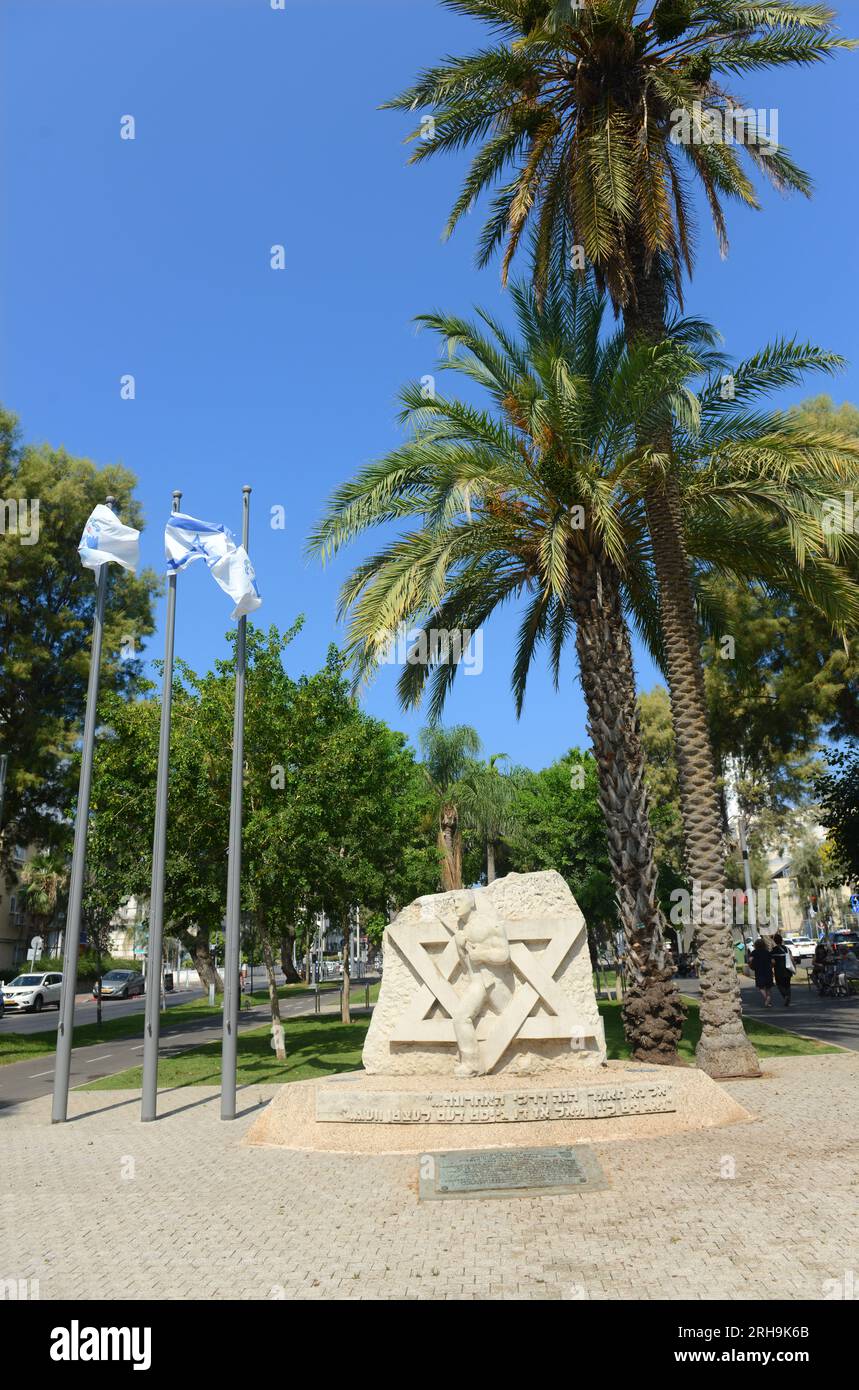 Jüdisches Partisanendenkmal im Park am HaAtsmaut Blvd in bat Yam, Israel. Stockfoto