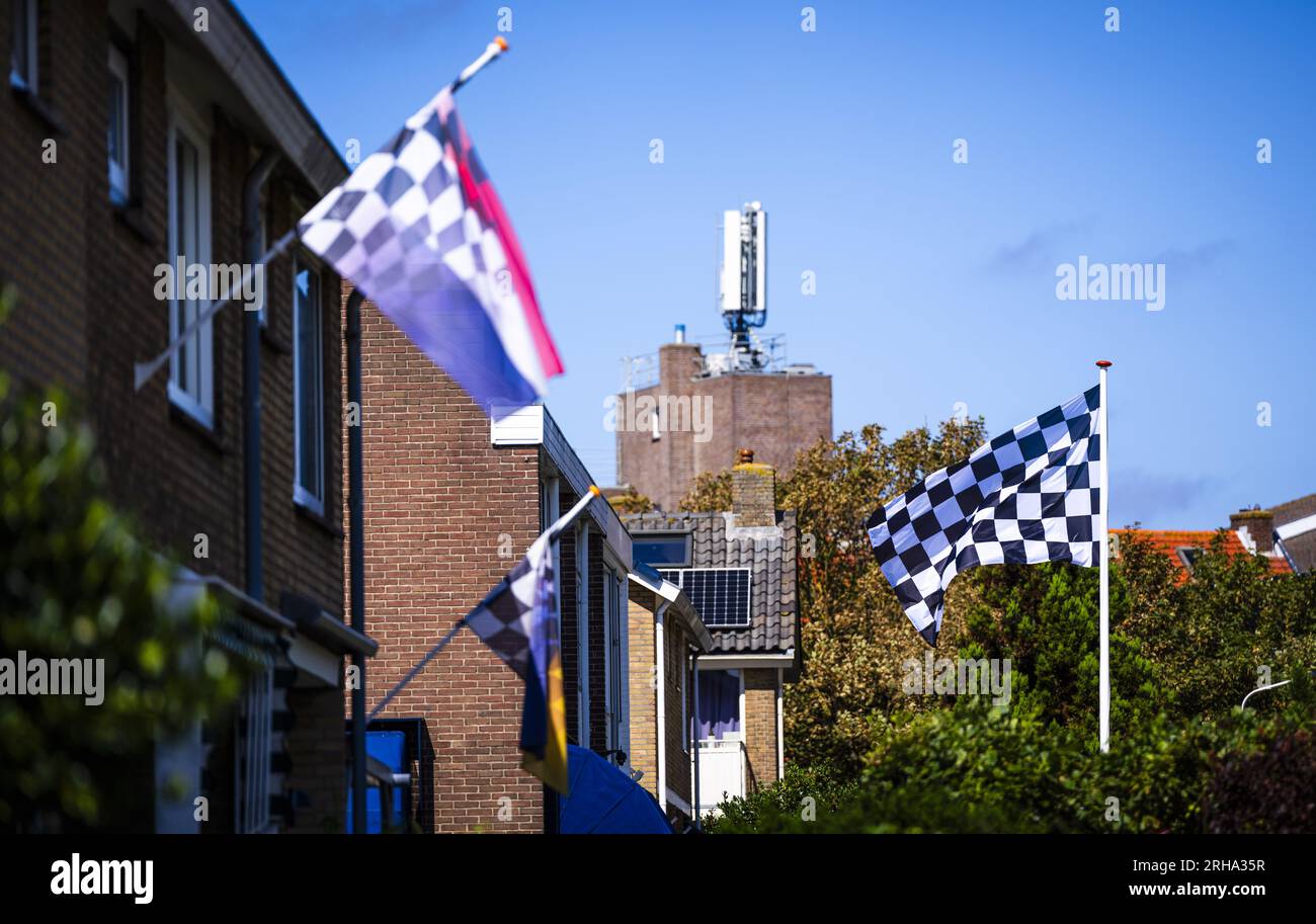 ZANDVOORT - Flags für die Formel 1 im Vorfeld des Grand Prix in Zandvoort. ANP FREEK VAN DEN BERGH Stockfoto