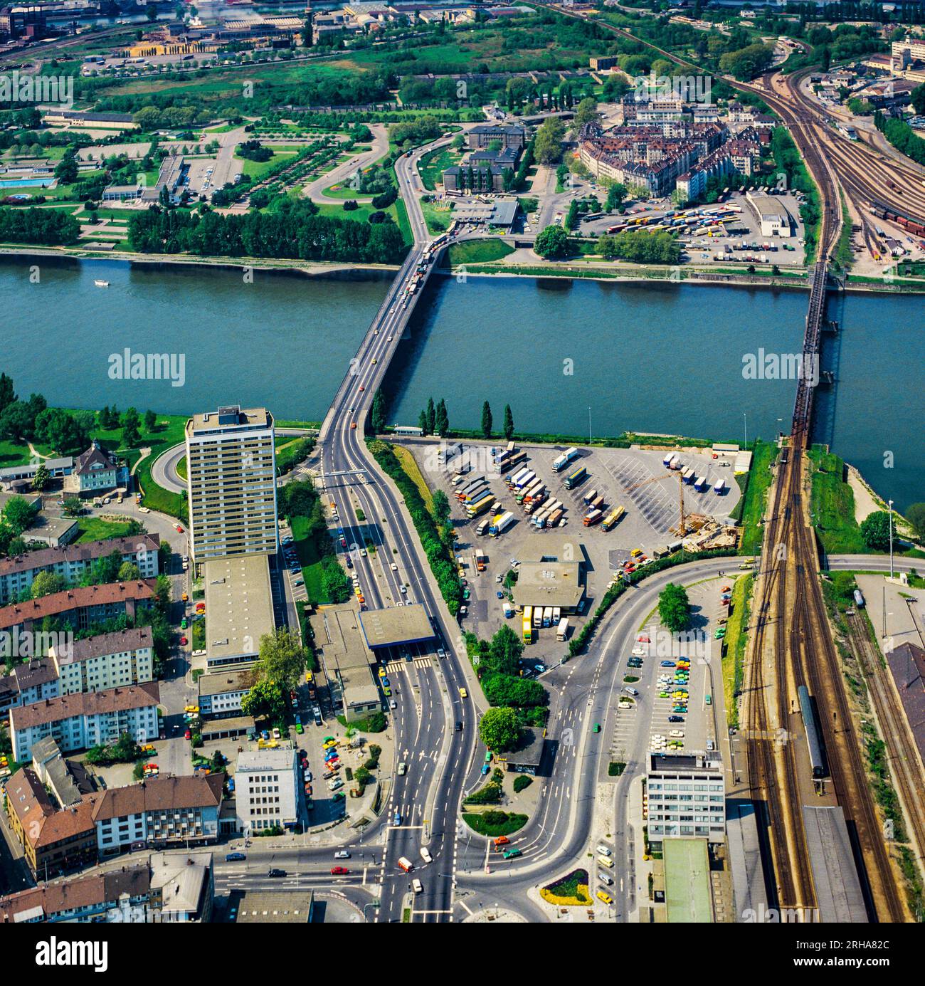 Kehl am Rhein Deutschland, Straßburg Frankreich in der Entfernung, deutsche Grenze, Rhein, Brücken, Städte Luftaufnahme, Europa, Stockfoto