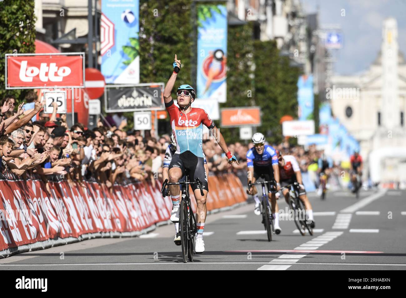 Leuven, Belgien. 15. Aug. 2023. Der belgische Arnaud De Lie von Lotto-Dstny gewinnt das eintägige Radrennen „Tour of Leuven - Memorial Jef Scherens“ in Leuven, Dienstag, den 15. August 2023. BELGA FOTO BERT GOYVAERTS Kredit: Belga News Agency/Alamy Live News Stockfoto