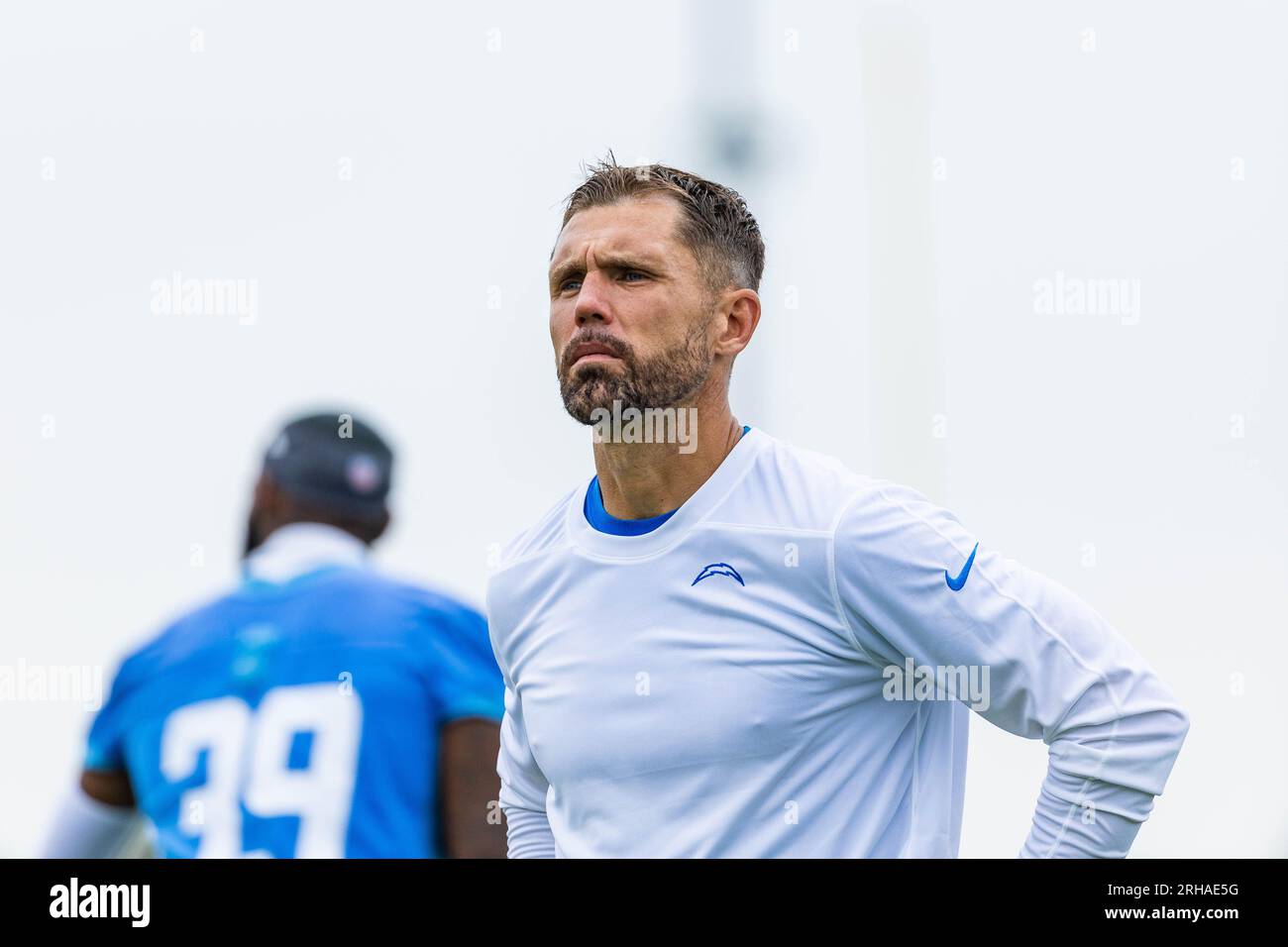 Los Angeles Chargers Linebacker Coach Jeff Howard während des Trainingslagers im Jack Hammett Sports Complex, Montag, 14. August 2023, in Costa Mesa, Calif. (Louis Chen/Image of Sport) Stockfoto