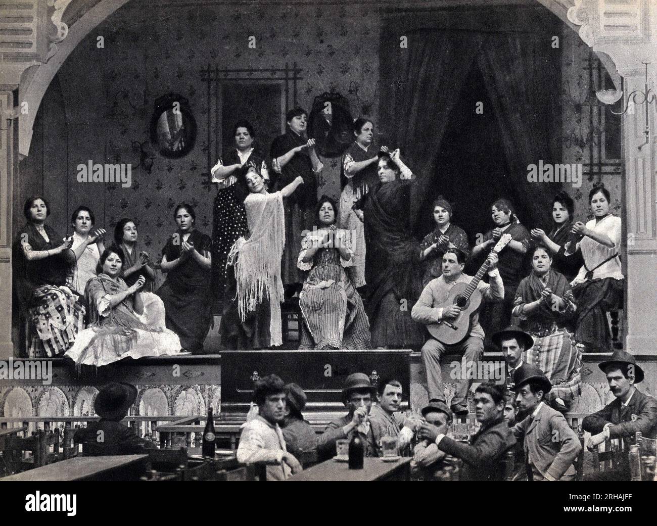 Sevilla en Espagne, Scene de Danse et de musique Flamenco dans un Cafe. Fotografie, FIN 19eme Siecle Stockfoto