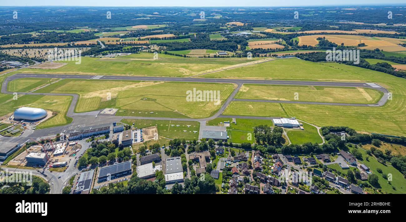 Luftaufnahme, Flugplatz Essen/Mülheim, Start- und Landebahn, Luftschiff Hangar, Holthausen - Südosten, Mülheim an der Ruhr, Ruhrgebiet, Nordrhein-Wes Stockfoto
