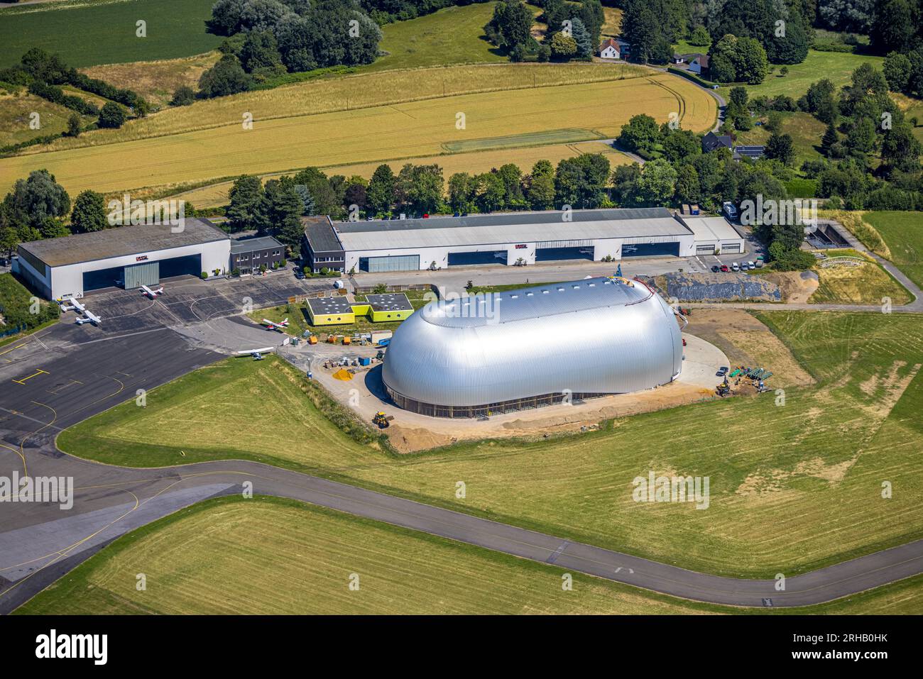 Luftaufnahme, Flughafen Essen/Mülheim, Luftschiff Hangar, Holthausen - Südosten, Mülheim an der Ruhr, Ruhrgebiet, Nordrhein-Westfalen, Deutschland, Deutschland, Deutschland, Euro Stockfoto