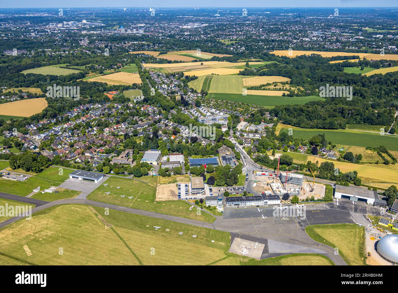 Luftaufnahme, Flughafen Essen/Mülheim, Raadt Airport Settlement, Holthausen - Südosten, Mülheim an der Ruhr, Ruhrgebiet, Nordrhein-Westfalen, Deutschland Stockfoto