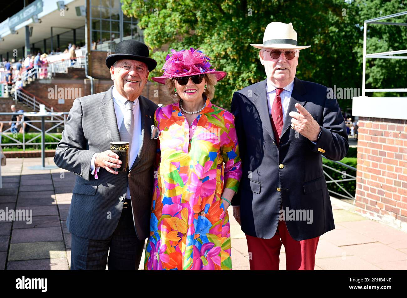 Jörg Woltmann (KPM), Tini Gräfin von Rothkirch und Franz-Friedrich Prinz von Preussen beim Pferderennen des Westminster 133. Großer Preis von Berlin A. Stockfoto