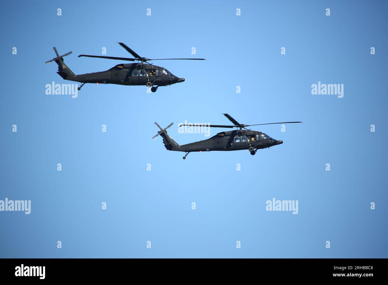 Polen, Warschau: Polnische Armee präsentiert UH-60 Black Hawk Helikopter während des Feiertages der polnischen Armee. Stockfoto