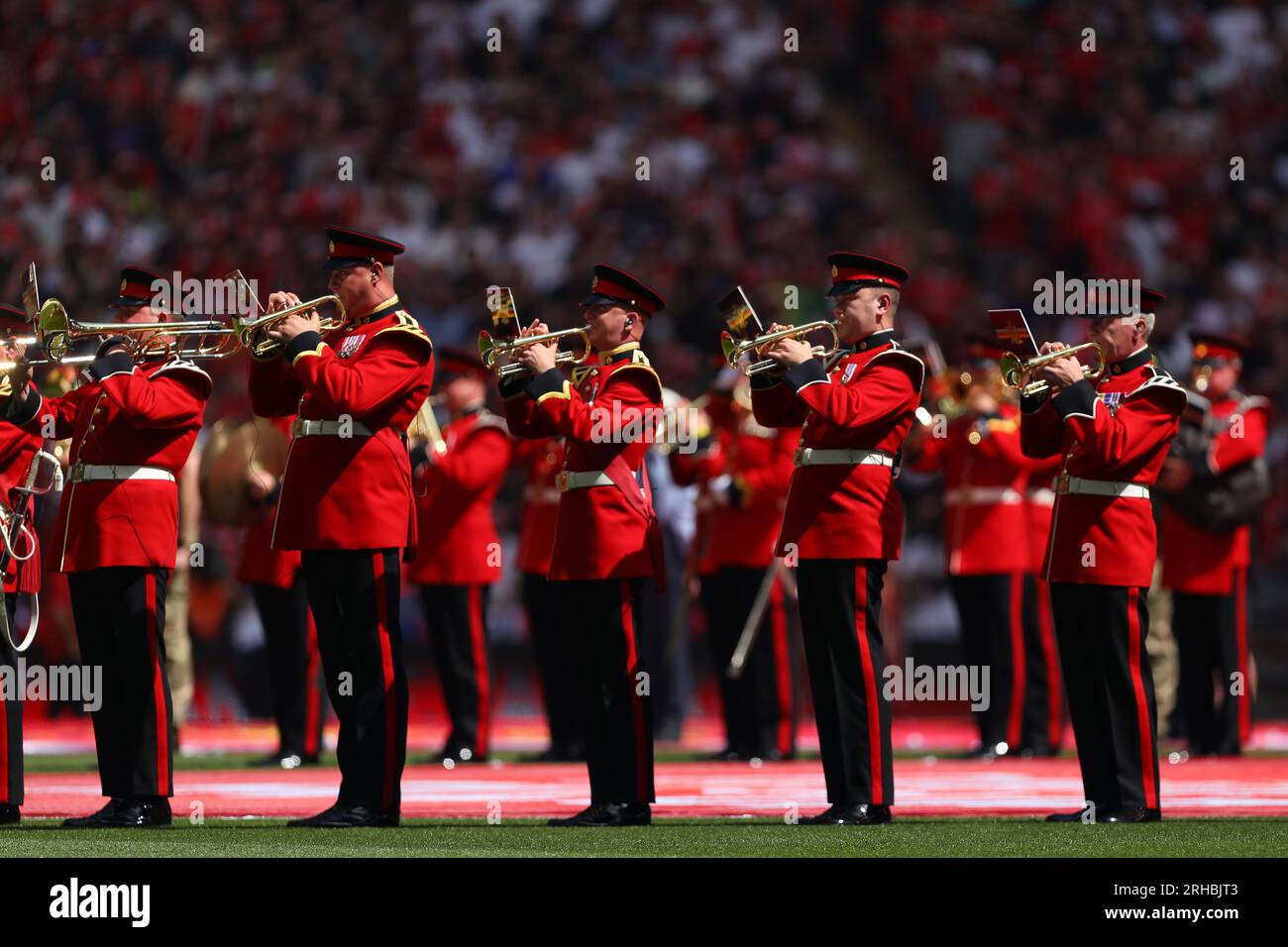 British Army Band Tidworth, British Army Band Catterick und The Band of the Prince of Wales vor dem Spiel – Manchester City gegen Manchester United, das Emirates FA Cup-Finale, Wembley Stadium, London, Großbritannien – 3. Juni 2023 nur redaktionelle Verwendung – es gelten Einschränkungen für DataCo Stockfoto