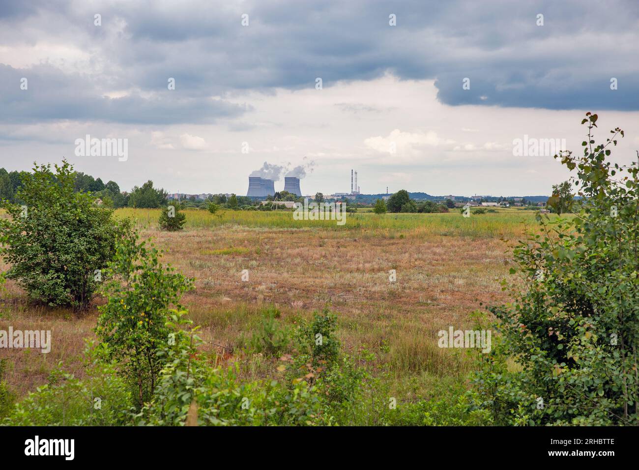 Varash Sommerstadt mit Atomkraftwerk Stockfoto
