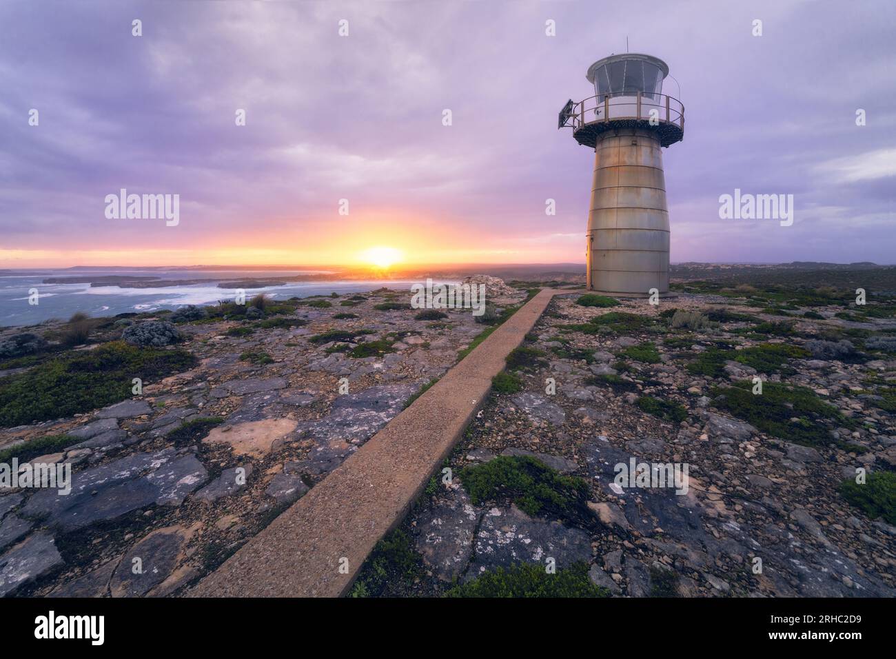 Pfad zu einem Leuchtturm an der Küste, Yorke Peninsula, Südaustralien, Australien Stockfoto
