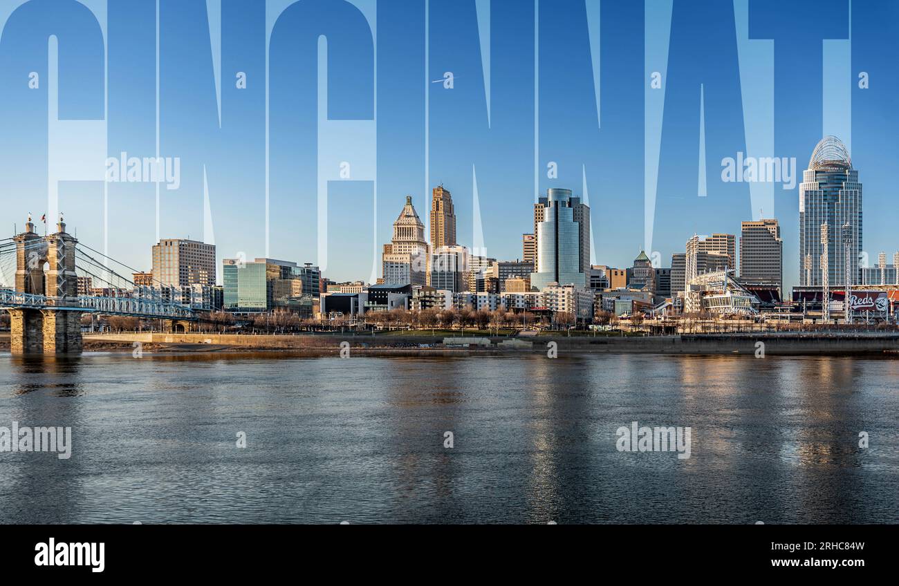 Cincinnati Downtown Skyline kurz vor Sonnenuntergang mit prominentem Text Stockfoto