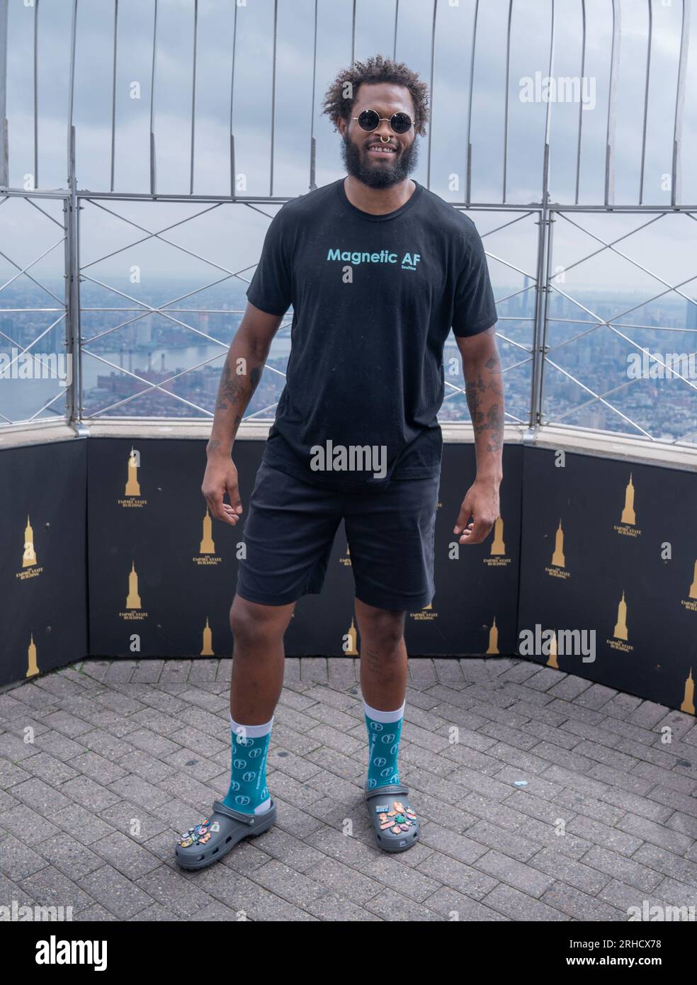 Der PFL-Kämpfer Maurice Greene besucht am 15. August 2023 das Empire State Building in New York, bevor es zu Halbfinalkämpfen im Schwergewicht kommt Stockfoto