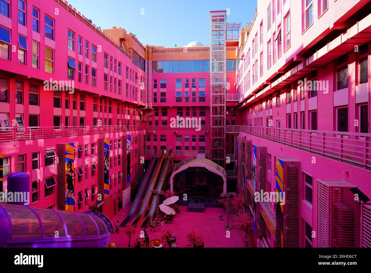 Besuchen Sie die Five Cats Recreation Mall in Peking, China. 13. Aug. 2023. (Foto: ChinaImages/Sipa USA) Guthaben: SIPA US/Alamy Live News Stockfoto