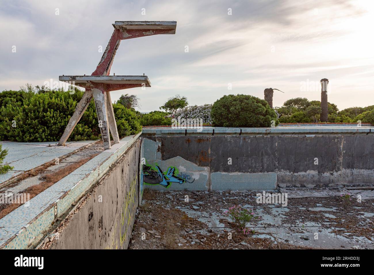 Die Ruinen der Casa Al Mare Francesco Sartori, ein Urlaubsort für die Familien der Arbeiter der nahe gelegenen Minen Montevecchio und Ingurtosu. Stockfoto