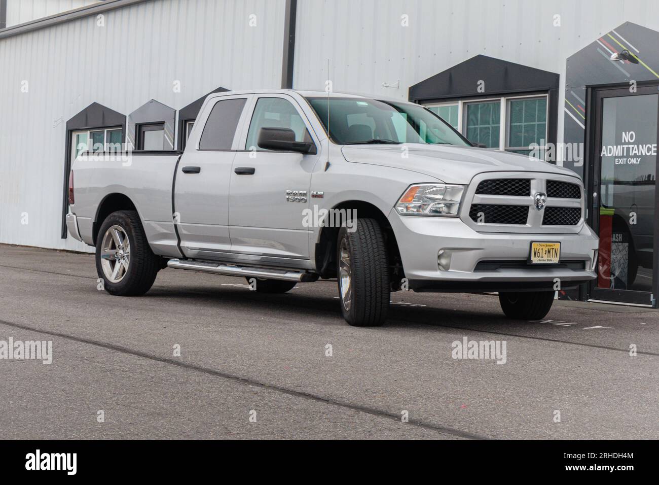 NEW YORK, USA – 4. AUGUST 2023: RAM Pickup (Dodge RAM) 1500, vierte Generation Stockfoto