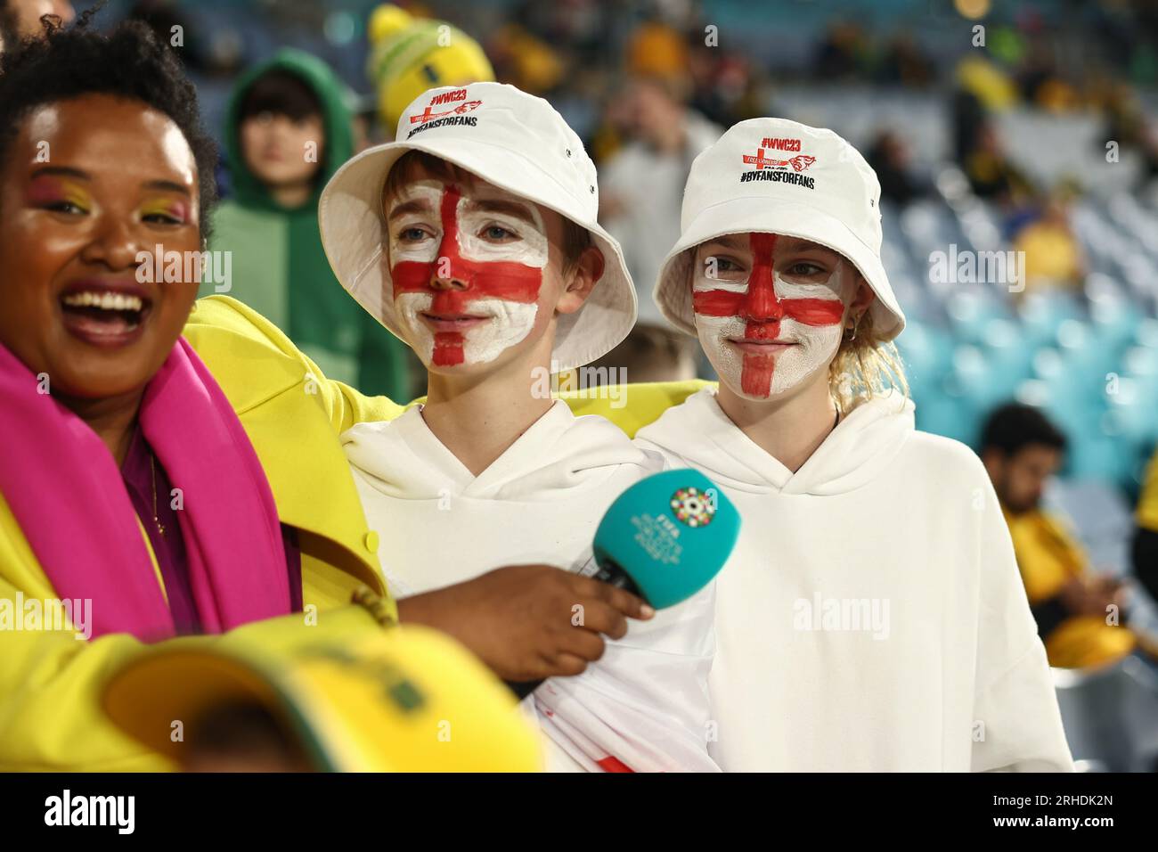 Fans kommen während des Halbfinalspiels der FIFA Women's World Cup 2023 Australia Women vs England Women im Stadium Australia, Sydney, Australien, 16. August 2023 (Foto: Patrick Hoelscher/News Images) Stockfoto