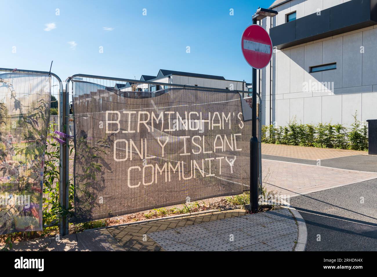 Port Loop ist ein 43 Hektar großes Gebäude am Kanal nahe dem Stadtzentrum von Birmingham, das auf alten Industrieflächen erbaut wurde. Stockfoto