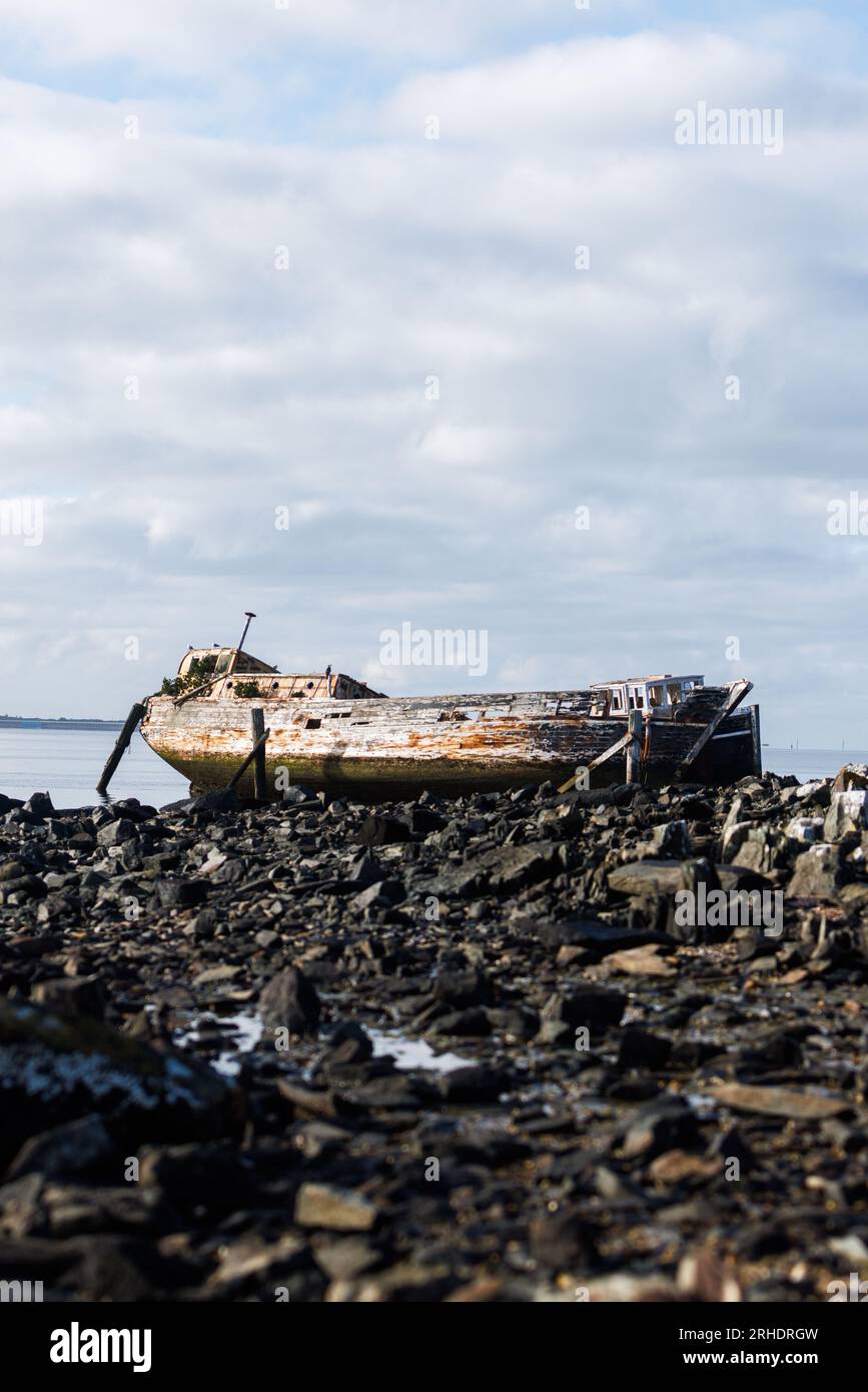 Ein Schiff zerstörte das Boot auf dem Friedhof von Bluff Stockfoto