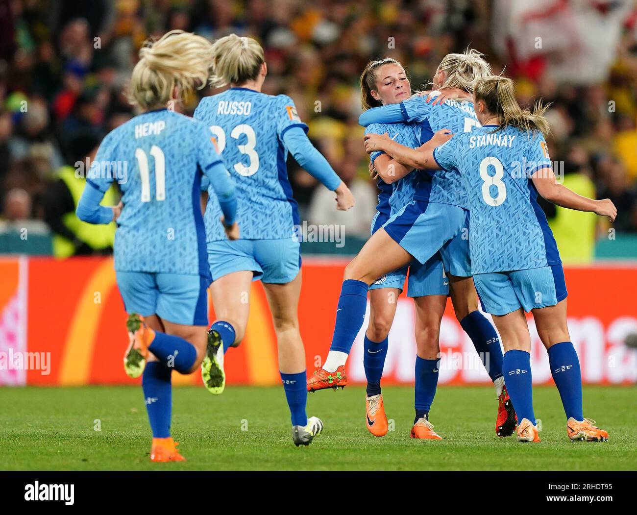 Der englische Ella Toone feiert das erste Tor seiner Mannschaft während des Halbfinalspiels der FIFA Women's World Cup im Stadium Australia, Sydney. Bilddatum: Mittwoch, 16. August 2023. Stockfoto