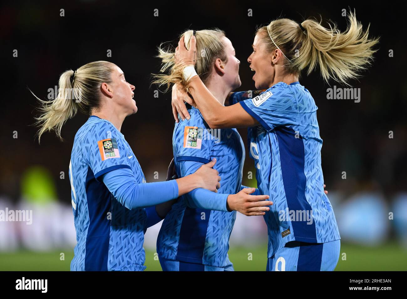 Sydney, Australien, 16. August 2023. Lauren Hemp von England feiert am 16. August 2023 im Stadium Australia in Sydney, Australien, beim Halbfinalspiel der Frauen-Weltmeisterschaft zwischen den Australia Matildas und England ein Tor. Kredit: Steven Markham/Speed Media/Alamy Live News Stockfoto