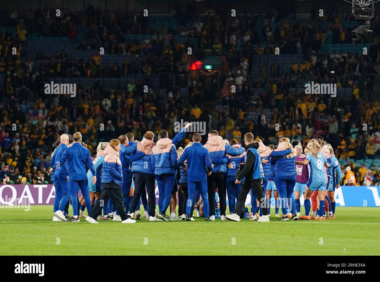England trifft sich nach dem Halbfinalspiel der FIFA Women's World Cup im Stadium Australia, Sydney. Bilddatum: Mittwoch, 16. August 2023. Stockfoto
