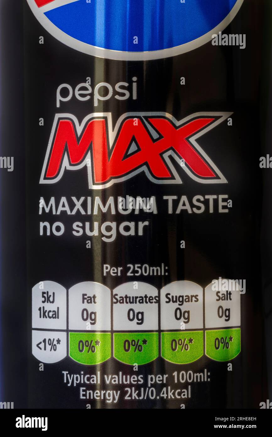 Nährwertangaben Ampelsystem Kennzeichnung auf Dose von Pepsi Max Maximaler Geschmack ohne Zucker - farbcodiert Stockfoto