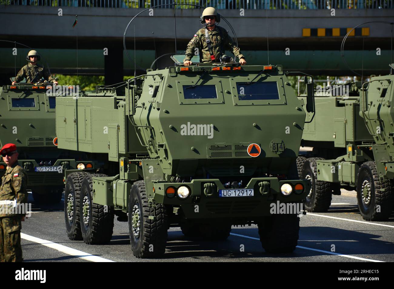 Warschau, Mazovia, Polen. 15. Aug. 2023. Militärparade am Festtag der polnischen Armee. Jüngste Militärmaschinen, Panzer und Kampfflugzeuge sind enttarnt. Der polnische Präsident Duda leitet die Zeremonie. (Kreditbild: © Jakob Ratz/Pacific Press via ZUMA Press Wire) NUR REDAKTIONELLE VERWENDUNG! Nicht für den kommerziellen GEBRAUCH! Stockfoto