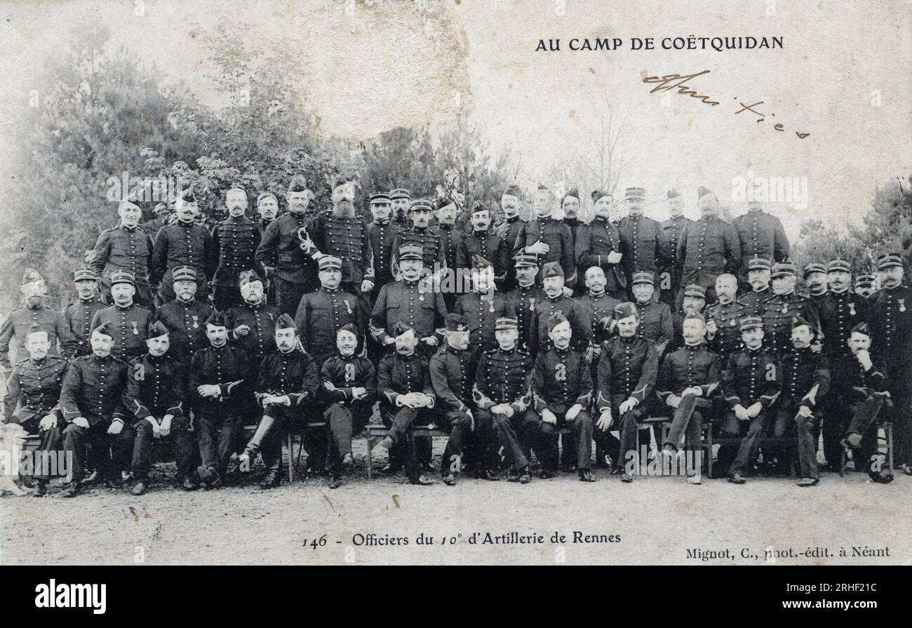 Bretagne, Morbihan (56), Coetquidan : Photo de Groupe des officiers du 10eme d'Artillerie de Rennes posant au Camp de Coetquidan - Carte postale datee 1900-1909 Stockfoto