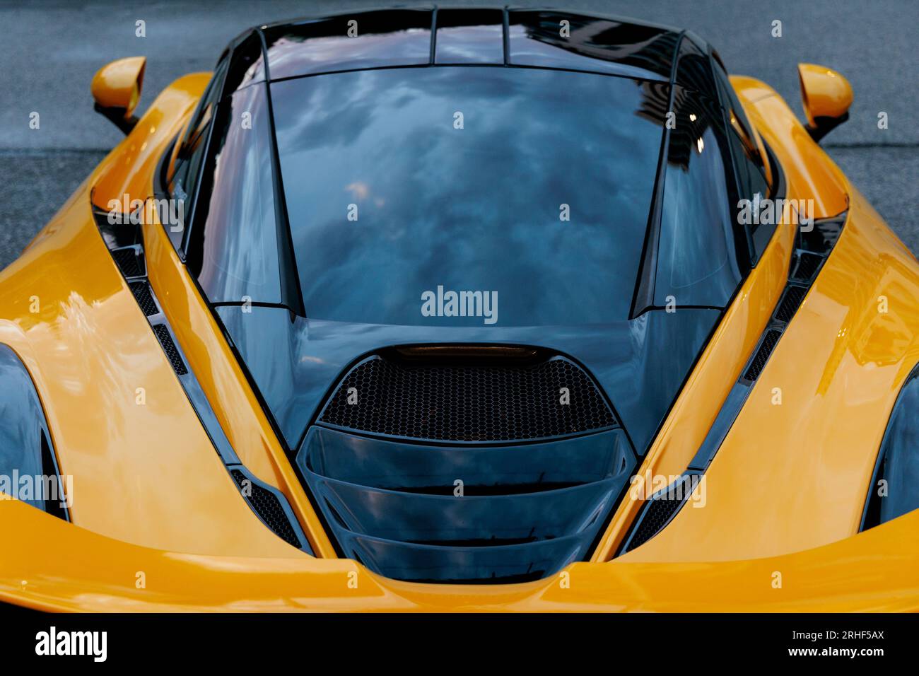 McLaren 720S Supersportwagen hinten Stockfoto