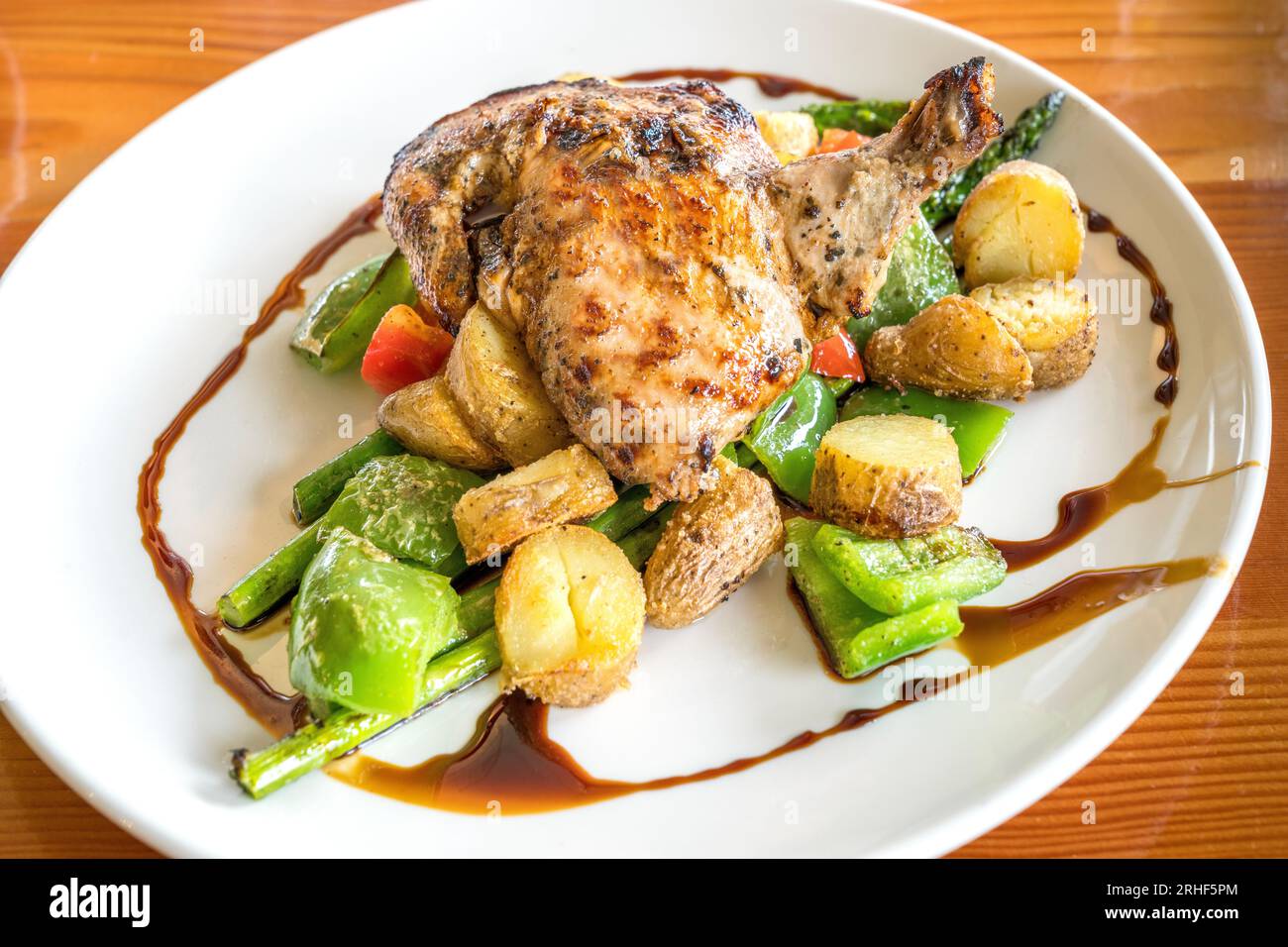 Farm to Table, Freerange Rotisserie Chicken, Lake Louise, Mountaineer Restaurant Banff National Park, Alberta, Kanada Stockfoto