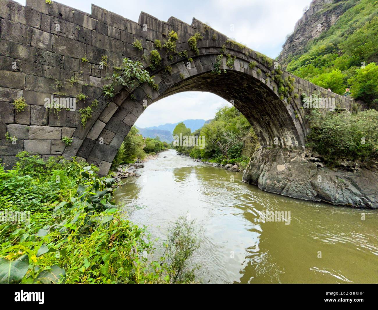 Wunderschöne Naturlandschaft. Sanahin Bridge, Provinz Lori, Armenien Stockfoto