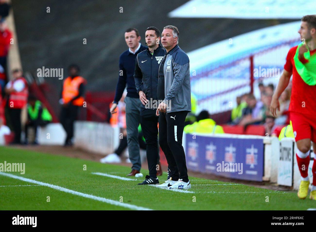 Oakwell Stadium, Barnsley, England - 15. August 2023 Darren Ferguson Manager von Peterborough United - während des Spiels Barnsley gegen Peterborough United, Sky Bet League One, 2023/24, Oakwell Stadium, Barnsley, England - 15. August 2023 Guthaben: Arthur Haigh/WhiteRosePhotos/Alamy Live News Stockfoto