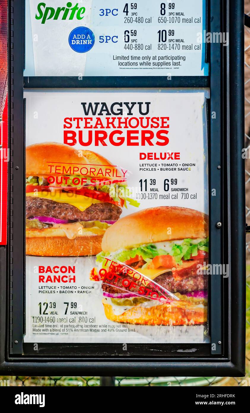 Arby’s Wagyu Steakhouse Burgers sind am 15. August 2023 in Grand Bay, Alabama, als vorübergehend nicht vorrätig aufgeführt. Stockfoto