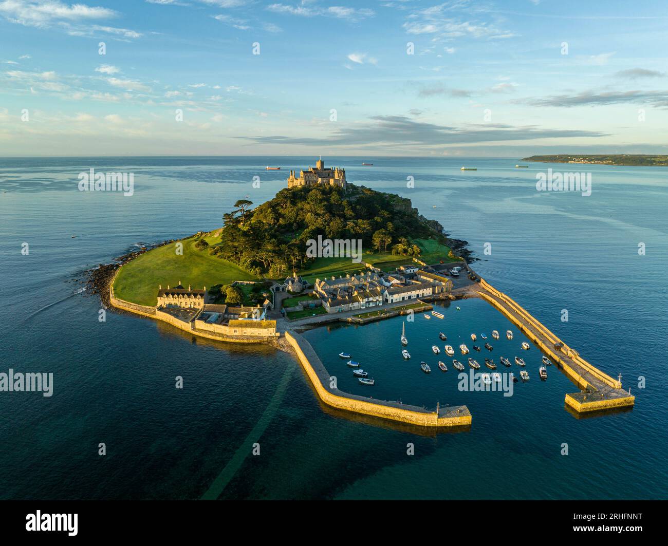 St. Michael's Mount, Marazion, Penzance, Cornwall, England. Luftaufnahme Stockfoto