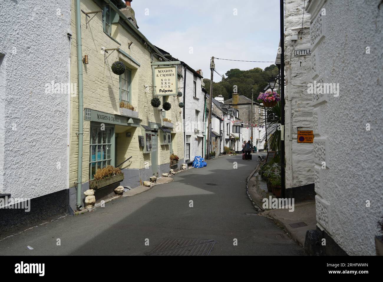 Polperro, UK - August 2023: Alleyway in Polperro Stockfoto
