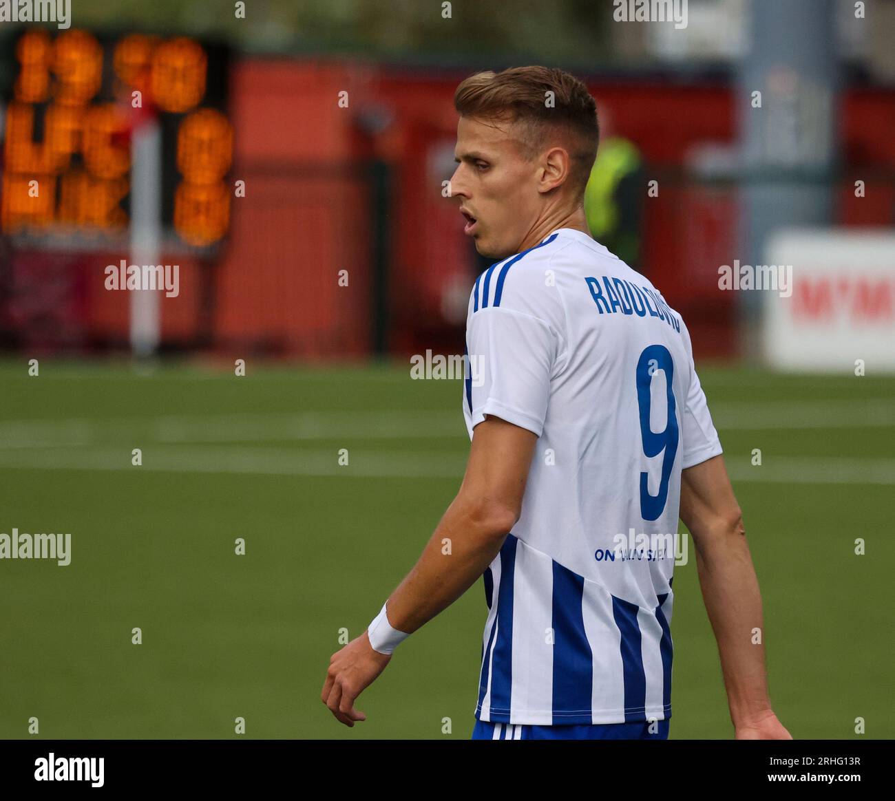 Solitude, Belfast, Nordirland, Vereinigtes Königreich. 19. Juli 2023. UEFA Champions League – Qualifikation in der ersten Runde – Larne gegen HJK Helsinki. HJK Helsinki Fußballspieler Bojan Radulovic (9) Stockfoto