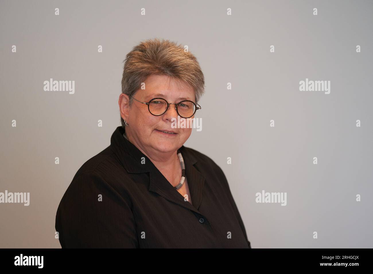 Koblenz, Deutschland. Aug. 2023. Kornelia Annette Lehnigk-Emden, Präsidentin des Bundesamtes für Ausrüstung, Informationstechnik und in-Service-Unterstützung (BAAINBw) in Koblenz, spricht bei einem Termin in Koblenz. Quelle: Thomas Frey/dpa/Alamy Live News Stockfoto