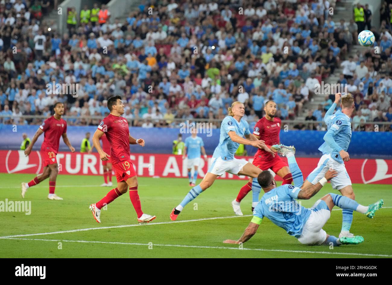 Piräus, Griechenland. Aug. 2023. COLE PALMER aus Manchester City punktet beim UEFA-Superpokal 2023 zwischen Manchester City und Sevilla. NUR REDAKTIONELLE VERWENDUNG! Nicht für kommerzielle ZWECKE! Stockfoto