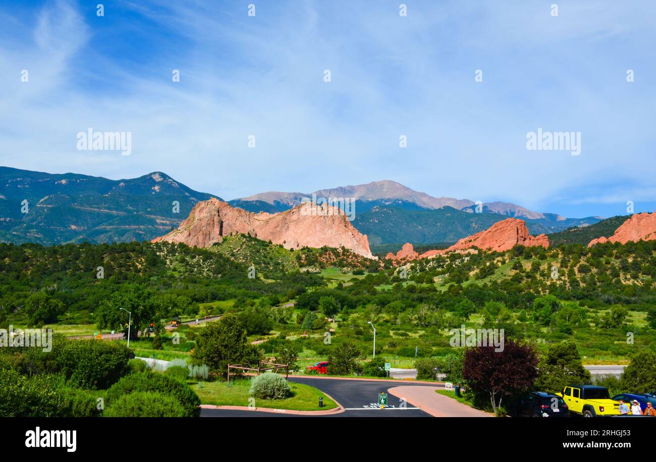 Blick auf den Garten der Götter und das Naturzentrum. Colorado Springs, Colorado. USA. Juli 27, 2023. Stockfoto