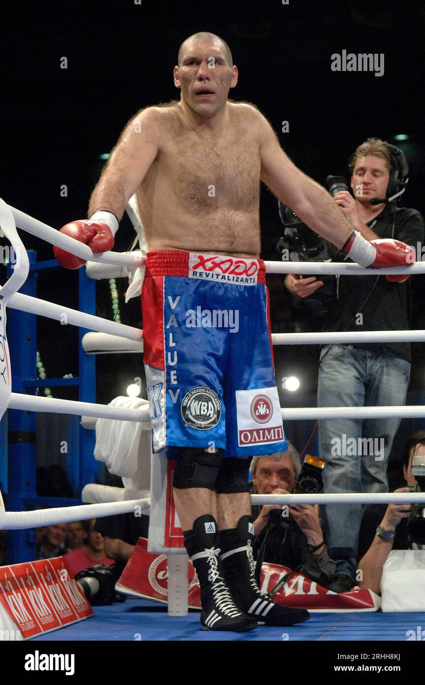 ARCHIVFOTO: Nikolai VALUEV wird am 21. August 2023 50 Jahre alt sein, Nikolai VALUEV-Ruslan CHAGAEV (beide RUS). Boxen WBA Schwergewichtsweltmeisterschaft am 14. April 2007?SVEN SIMON, Princess-Luise-Str.41#45479 Mülheim/Ruhr#Tel.0208/9413250#Fax 0208/9413260#Kto 244 293 433 P ostbank E ssen BLZ 360 100 43# www.SvenSimon.net#e-mail:SvenSimon@t-online.de. Stockfoto