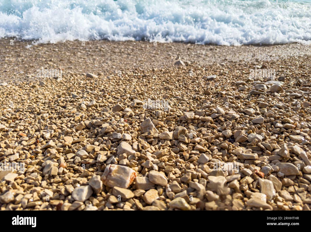 Steine und ein Teil des Meeres. Stockfoto