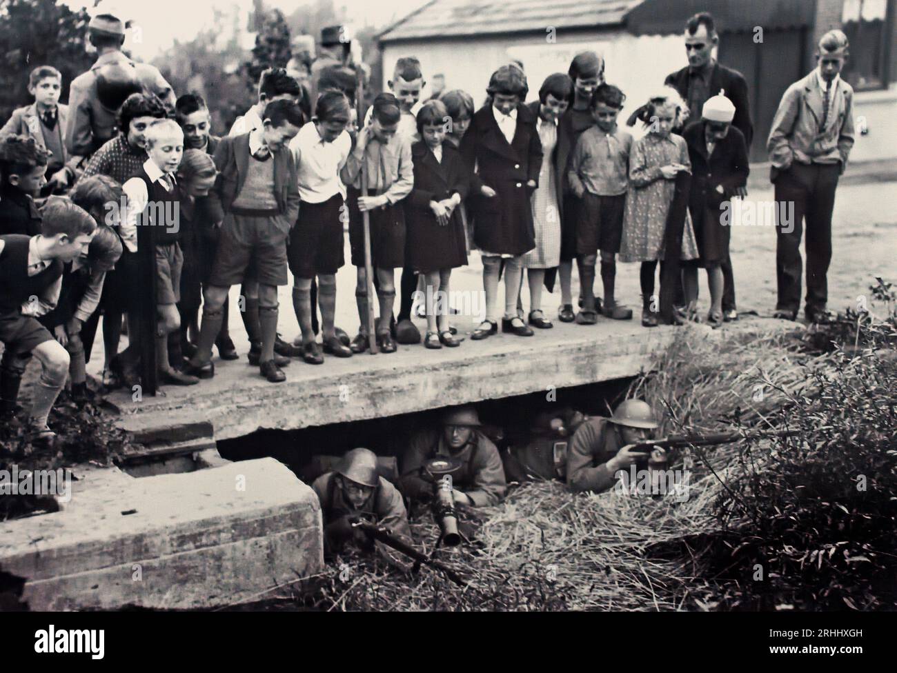 Gemoedelijk beeld van de mobilisatie van het Nederlandse Leger 1939 - gemütliches Bild der Mobilisierung der niederländischen Armee 1939 Niederländisch, Niederlande, Holland. Stockfoto