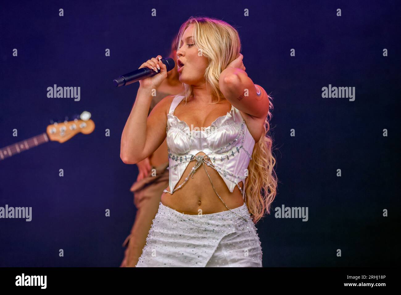 Wir sind Fabuloso, Preston Park, Brighton, East Sussex, UK. Zara Larsson tritt im We Are Fabuloso auf, ein Konzert für Brighton Pride. 5. August 2023. David Smith/Alamy News Stockfoto