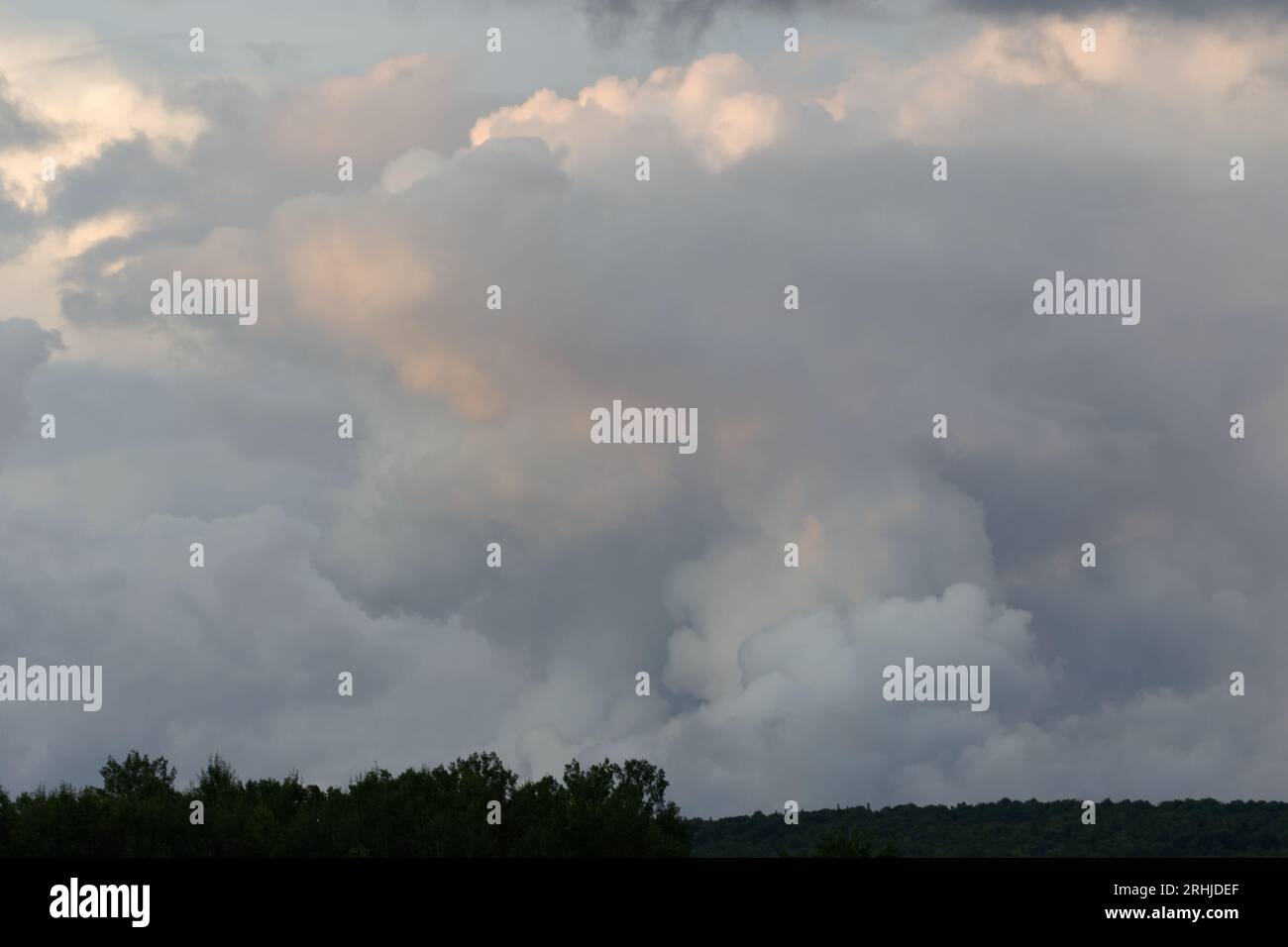 Natürliche Wolkenlandschaft. Québec, Kanada. Stockfoto