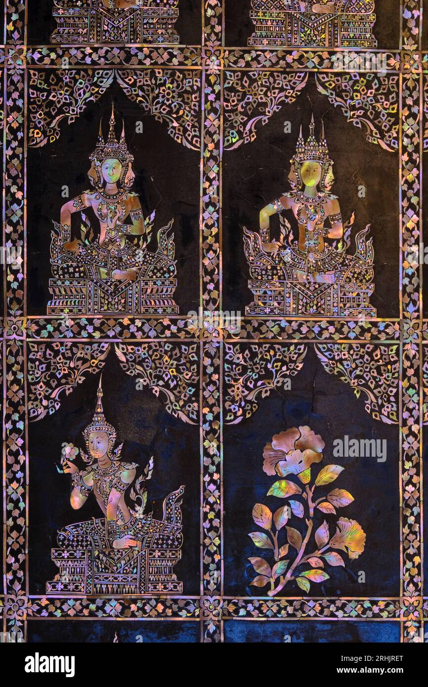 Thailand, Bangkok, Wat Pho, schlafender Buddha-Tempel, Details der Perlmutt-Ornamente an den Füßen des Buddha Stockfoto