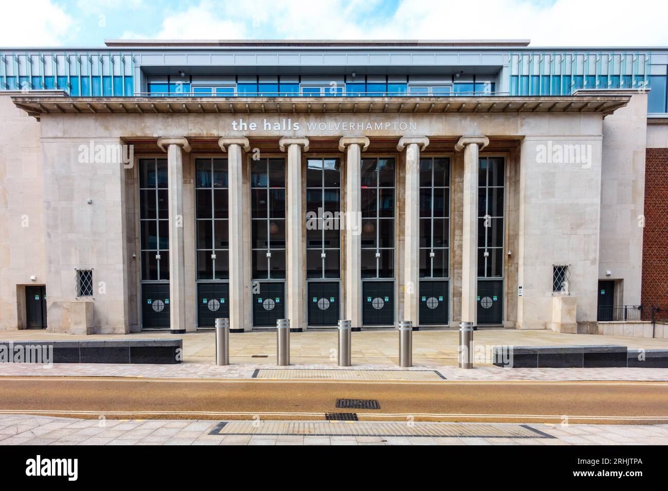 Die Halls in Wolverhampton sind ein Konzertsaal mit der alten Civic Hall und der Wulfrun Hall, die zu einem modernen Veranstaltungsort umgebaut wurden. Stockfoto