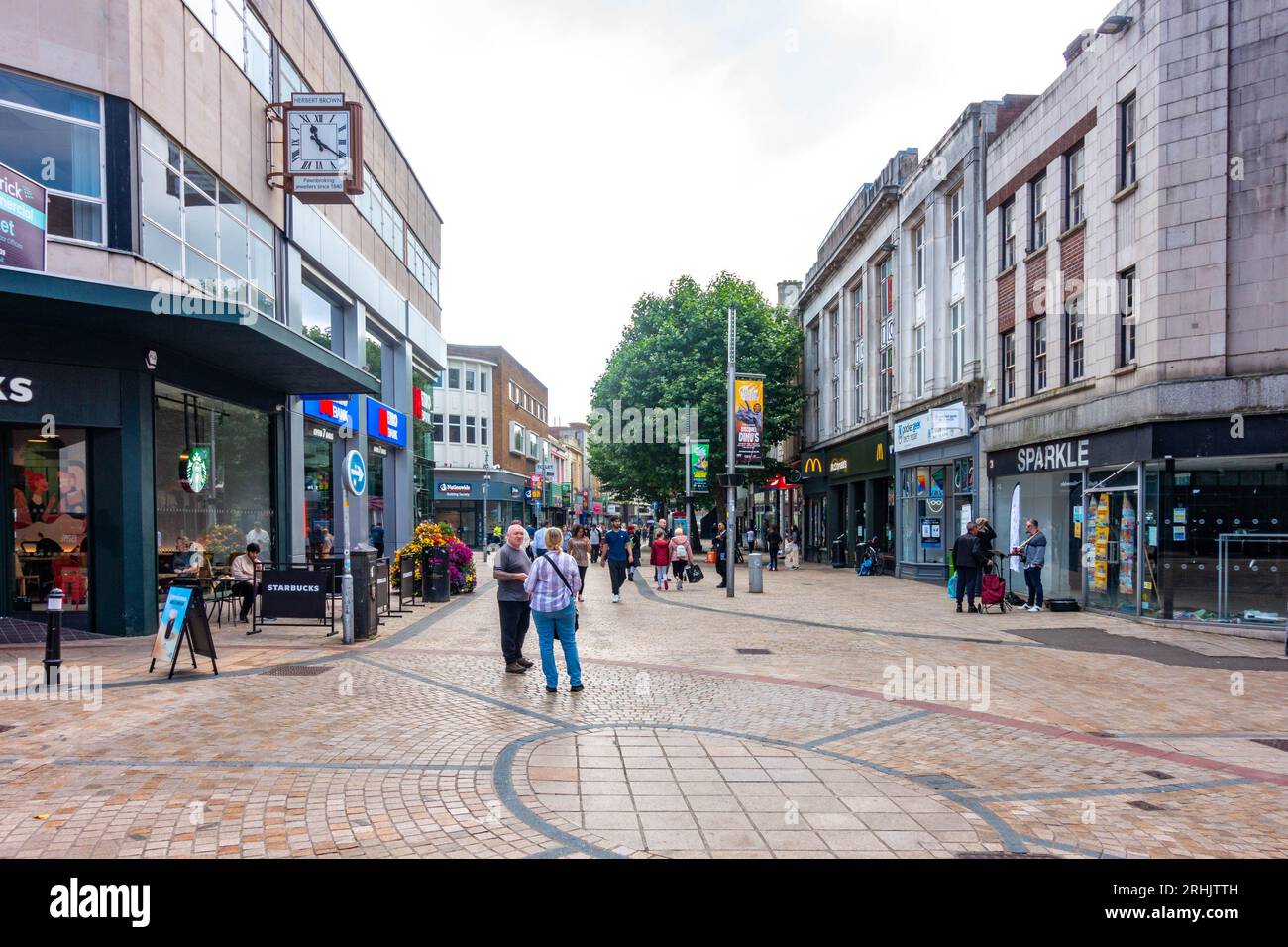 Blick auf die Dudley Street im Stadtzentrum von Wolverhampton. Stockfoto