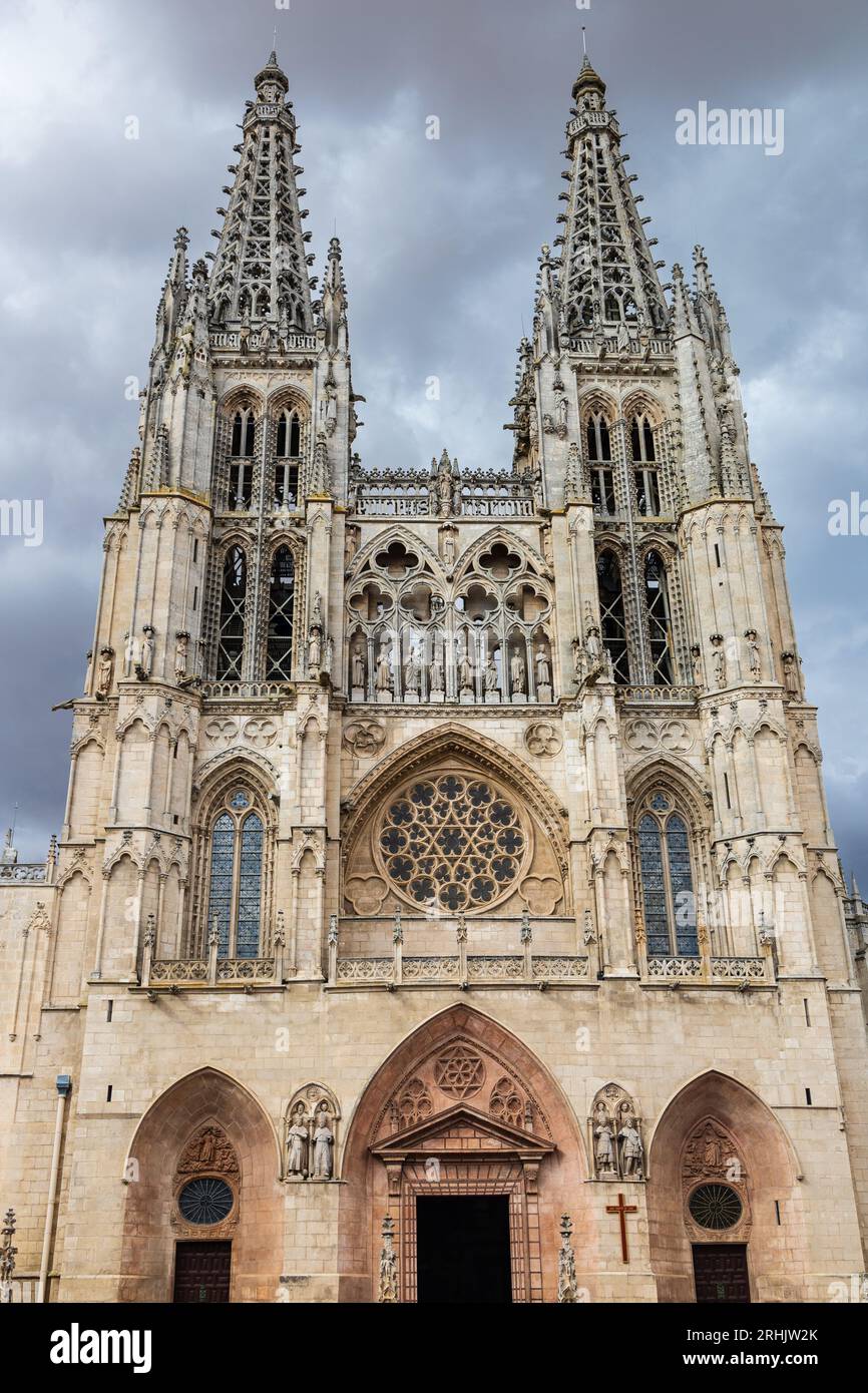 Die Kathedrale der Heiligen Maria von Burgos, katholische Kirche im Stil der französischen gotischen Architektur, im historischen Zentrum. Zum Weltkulturerbe erklärt Stockfoto