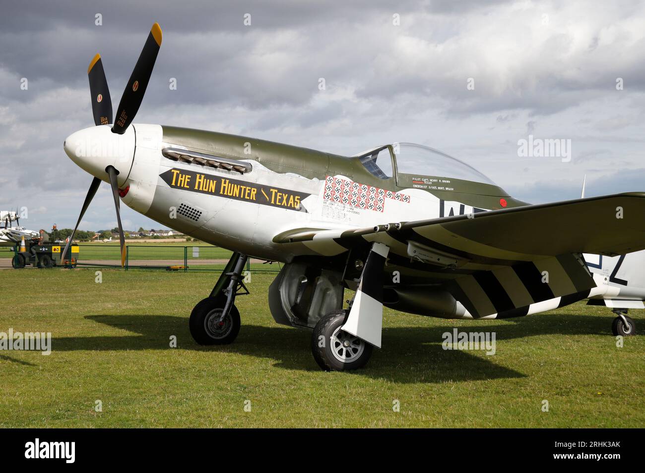 A World war Two P-15 Mustang Fighter plane on Duxford on static Display, Juli 2023 Stockfoto