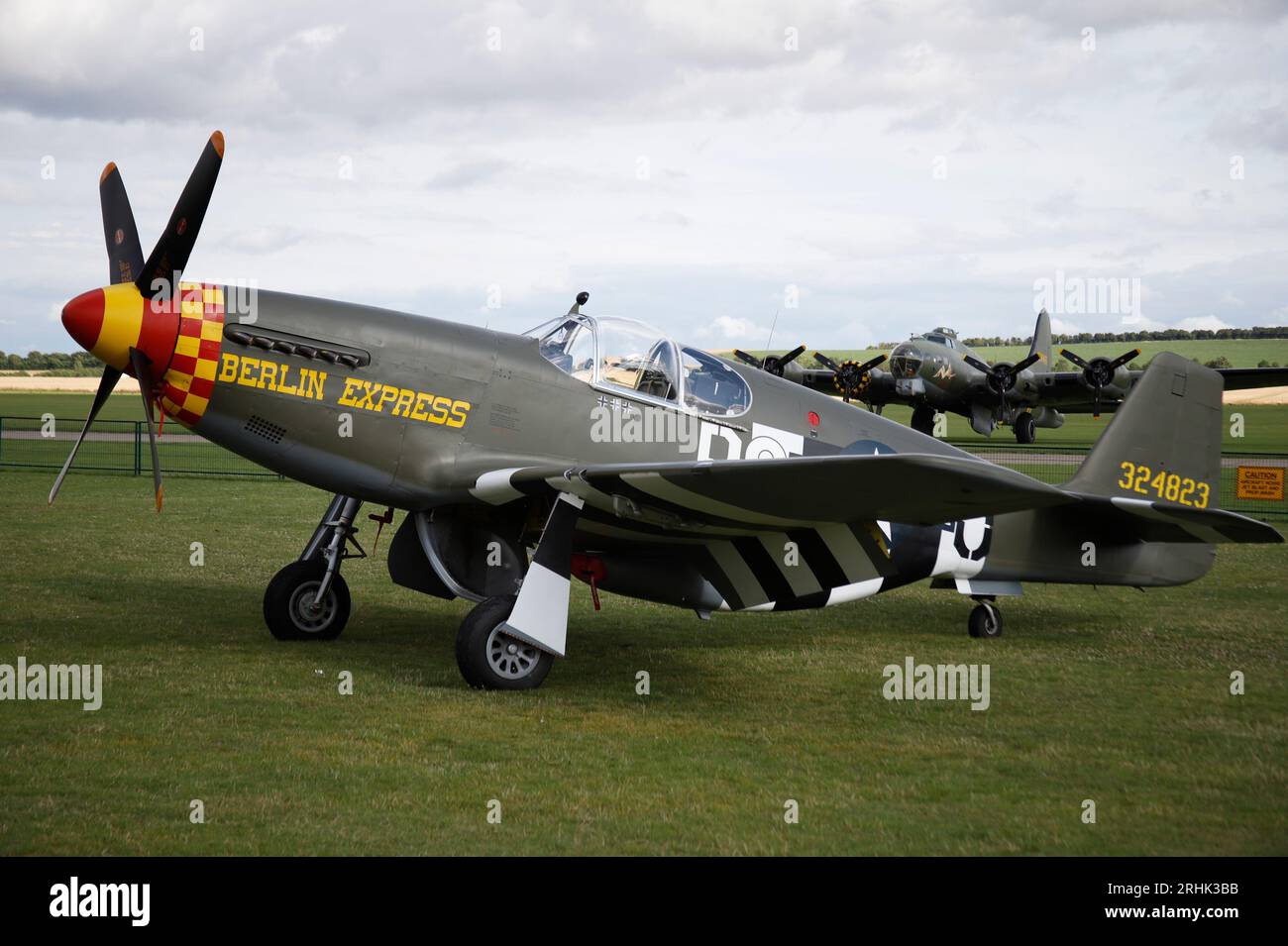 A World war Two P-15 Mustang Fighter plane on Duxford on static Display, Juli 2023 Stockfoto